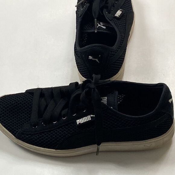 Puma Girl Tennis Shoes Size
6.5 - Picture 2 of 6